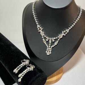Vintage Clear Rhinestone Necklace Dangle Silver-Tone & Clip-on earrings. Sparkly